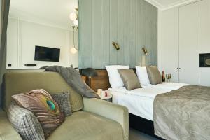 Golden Hour Apartments - Lividus 110