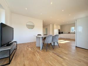 Workers and Family Homes 6BR Team House 11 Beds Free Parking Near Volvo Landvetter