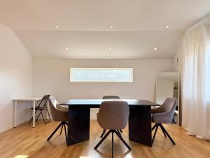 Workers and Family Homes 6BR Team House 11 Beds Free Parking Near Volvo Landvetter