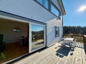 Workers and Family Homes 6BR Team House 11 Beds Free Parking Near Volvo Landvetter