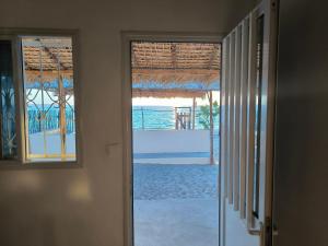Maisons équipées sur la plage de Somaroala sur la presqu ile de Majunga ville