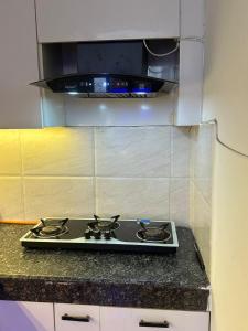 Premium Furnished 2BHK Stay Ajnara Le Garden Noida