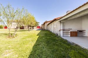 Casa dos Vasconcelos - Countryside Estate with Garden & Pool
