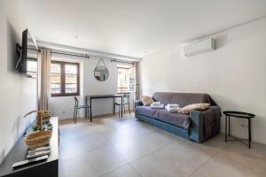 A C flat 1BDR 4P in the heart of Cannes – Old Port