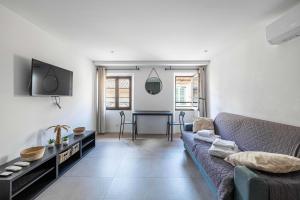 A C flat 1BDR 4P in the heart of Cannes – Old Port