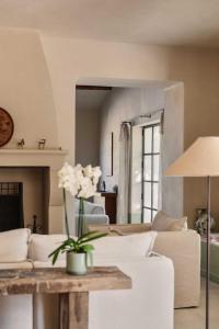 Luxury Provençal house – Pool, nature & spa