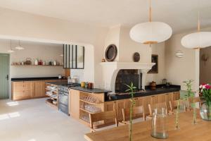 Luxury Provençal house – Pool, nature & spa