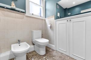 Spacious 2BR Flat w Garden & Parking Kensal Rise