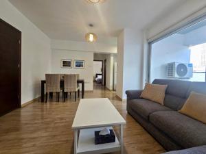 Modern 1BR Flat in City Centre