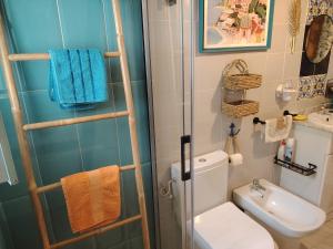 Stylish house with swimming pool,near beach & town, wifi