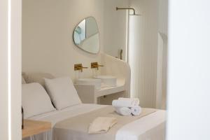 Artemis Suite Romantic Jacuzzi Retreat Private