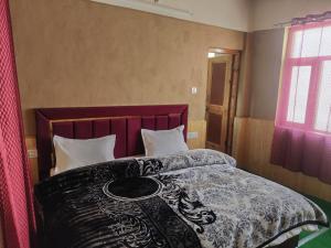 Ochre, Spiti