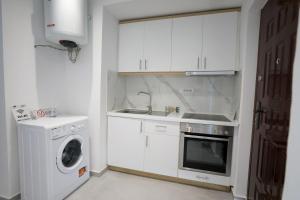 Cozy Beachside Apartment in Saranda 200m from Beach