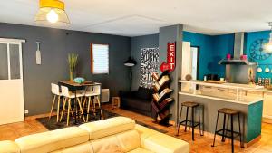 Maison 120m2 avec Piscine Spa et jardin idéal familles et professionnels