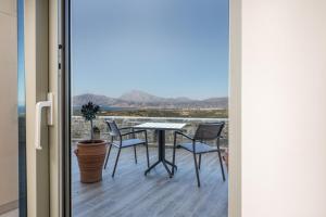 Villa Ovgoro - Luxury 3-Level Villa with Heated Pool, Jacuzzi and Panoramic Views