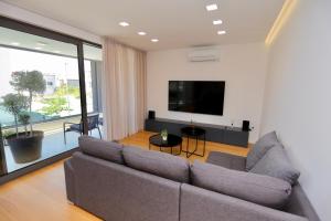 Nova - Spacious Modern 3-Bedroom Apartment with Large Terrace