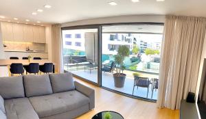 Nova - Spacious Modern 3-Bedroom Apartment with Large Terrace