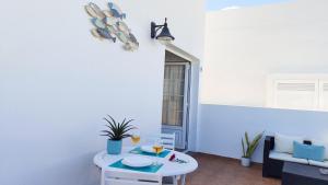 Acogedor dúplex con terraza privada en Órzola