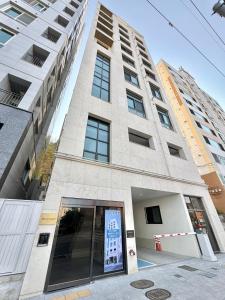 INTER-REST INN ㅣ New Building with elevator ㅣ Subway 3 mins ㅣ Hongdae 15 mins
