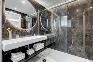 Glam44 Private Suites by Premium Suites Collection