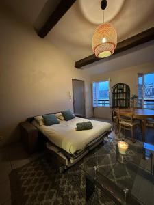 Cozy 1-bedroom apartment 2 minutes from Stalingrad Private parking