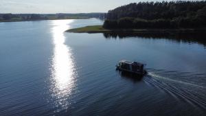 Domki pływające HouseBoat4U