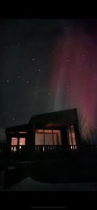 Cabin near Reykjavík - hot tub