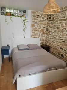 Charmant studio, avec cuisine et espace extérieur