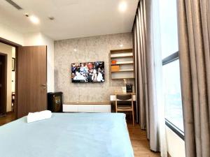 Beautiful Two-bedroom Apartment Central Hanoi Location, 40 To Airport