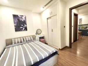 Beautiful Two-bedroom Apartment Central Hanoi Location, 40 To Airport