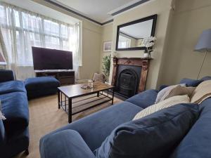 Spacious Chester Home Near Zoo, City & Business Park Sleeps 8