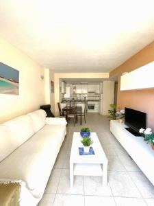 Apartamento con Terraza y Piscina a 600m de la Playa en Jávea