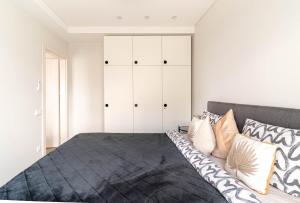 Skylum 17th Floor Apartment