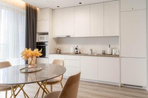 Skylum 17th Floor Apartment