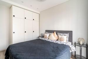 Skylum 17th Floor Apartment