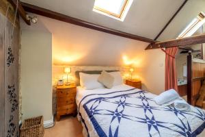 Quiet Rural Barn Stay Near Cotswolds Pubs Walks - Pass the Keys