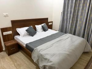Silver appartment by LUXE