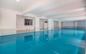 One Bedroom, Heatedpool, Gym, Junction Mall, Art cafe