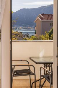 Kotor-Dobrota 3 Bedroom Apartment with Balcony