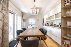 Tea 2BDR apartment with parking