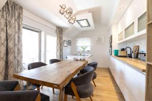 Tea 2BDR apartment with parking