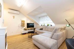 Tea 2BDR apartment with parking