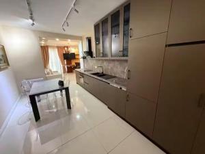 Ollyens Apartments