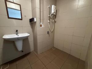 I-City 1 Bedroom Indoor Playground, 4 Bed A1601