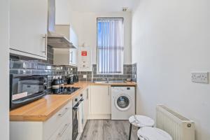 Modern 2 Bed Apartment City Centre Sleeps 6-WIFI