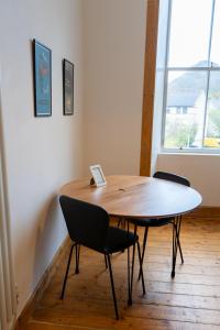 Flat, Arthur Seat view, walking distance to Castle