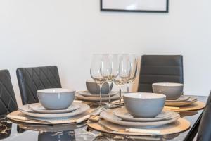 Modern 2 Bed Apartment City Centre Sleeps 6-WIFI