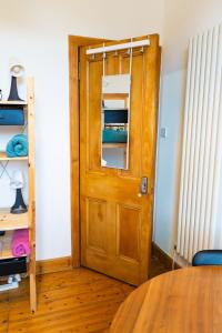 Flat, Arthur Seat view, walking distance to Castle