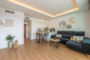 2BR Apt with Terrace & Parking, Near Beach & Town