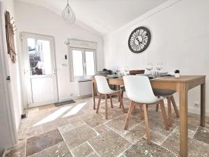 June - house in Honfleur, terrace, private parking